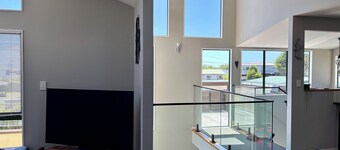 Beachlands Getaway - Room for everyone with a pool and views