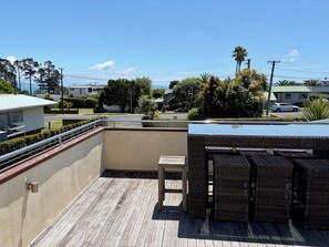 تناول الطعام بالخارج