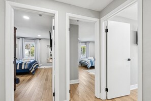 4 chambres, fer et planche à repasser, Wi-Fi, draps fournis