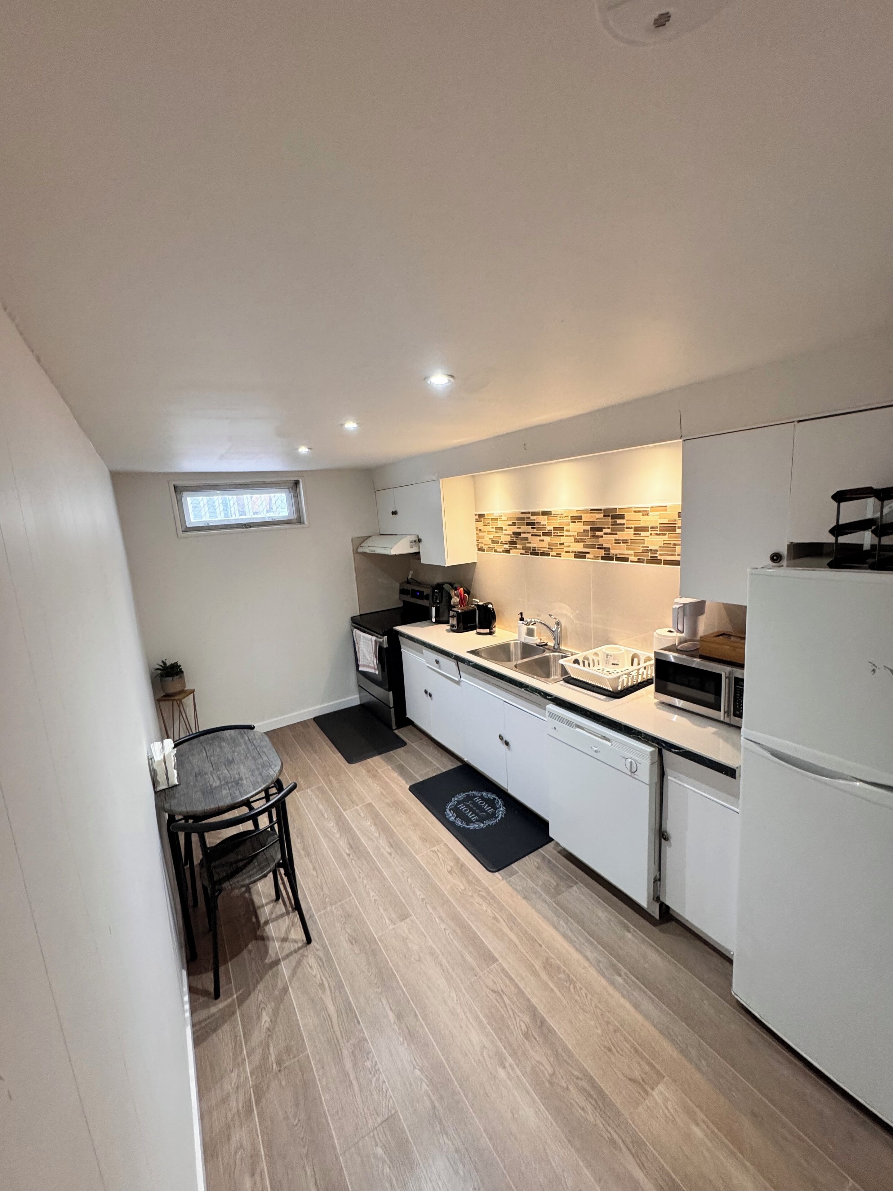 冰箱、微波炉、烤箱、炉灶