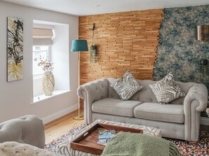 TV - The Cottage - UK50652 (Falmouth)