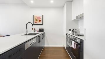 Huoneisto | Yksityinen keittiö | Keittoastiat/astiat/ruokailuvälineet