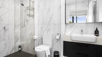 Apartment | Bathroom | Hair dryer, towels, soap, shampoo