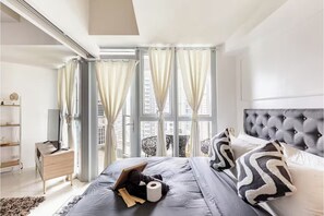 1 bedroom, iron/ironing board, free WiFi, bed sheets - BGC Premium 1BR with Balcony fast 600 mbps Fibre (Taguig)