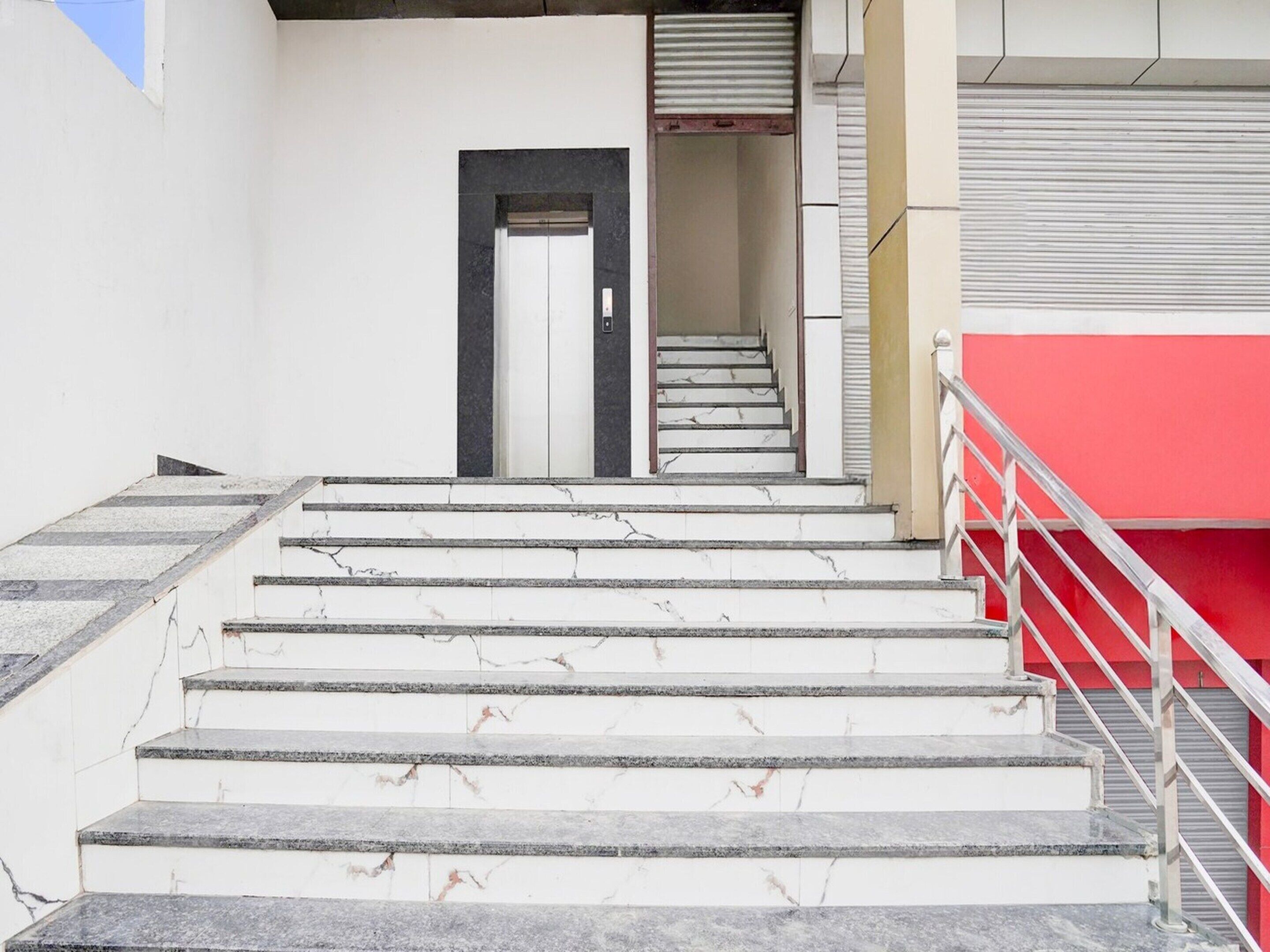 獨棟房屋 | 接待櫃台