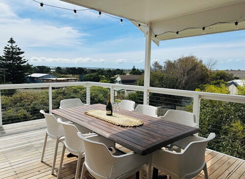 Birdies & Waves Your coastal retreat awaits - beach & river a quick stroll away