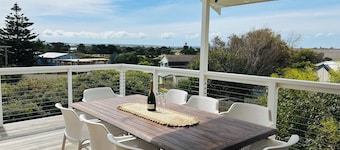 Birdies & Waves Your coastal retreat awaits - beach & river a quick stroll away