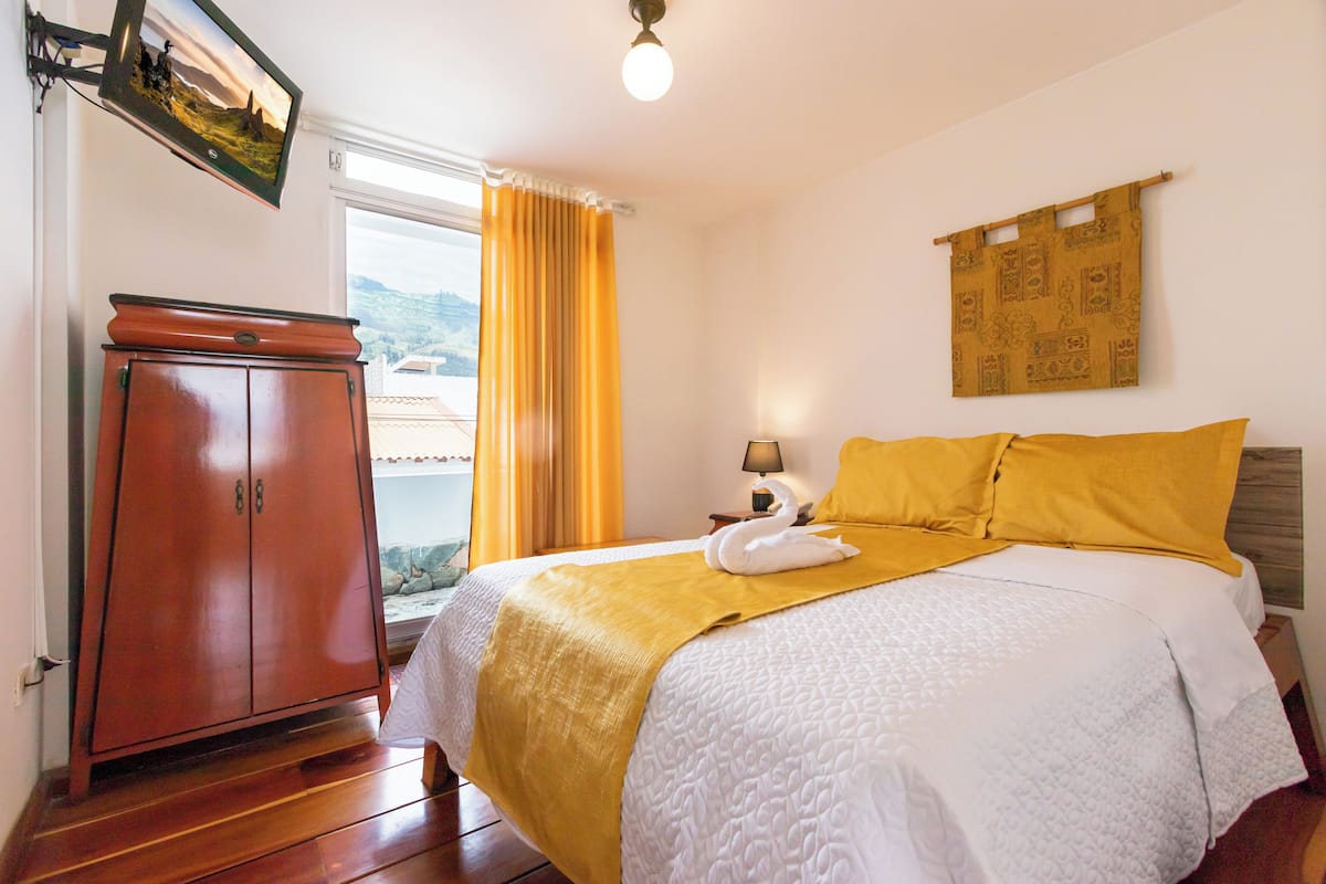 Chambre double, 1 lit double, baignoire à remous | Accès au Wi-Fi (inclus), literie fournie