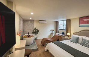 Romantic Room, 1 Bedroom, Bathtub, City View | Free WiFi - Secret Garden Phan Xich Long (Phu Nhuan)