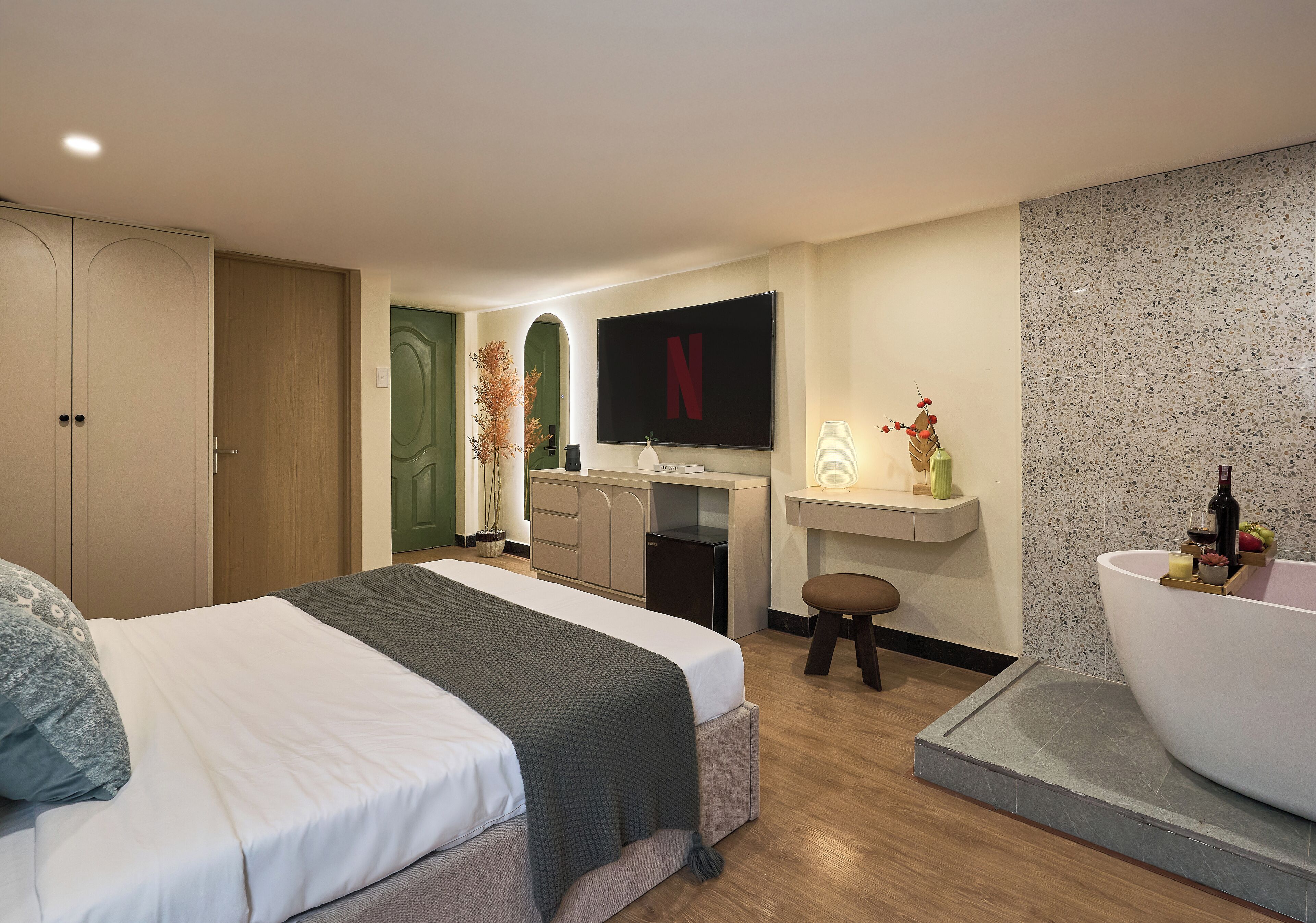 Chambre Romantique, 1 chambre, baignoire, vue ville | Wi-Fi gratuit