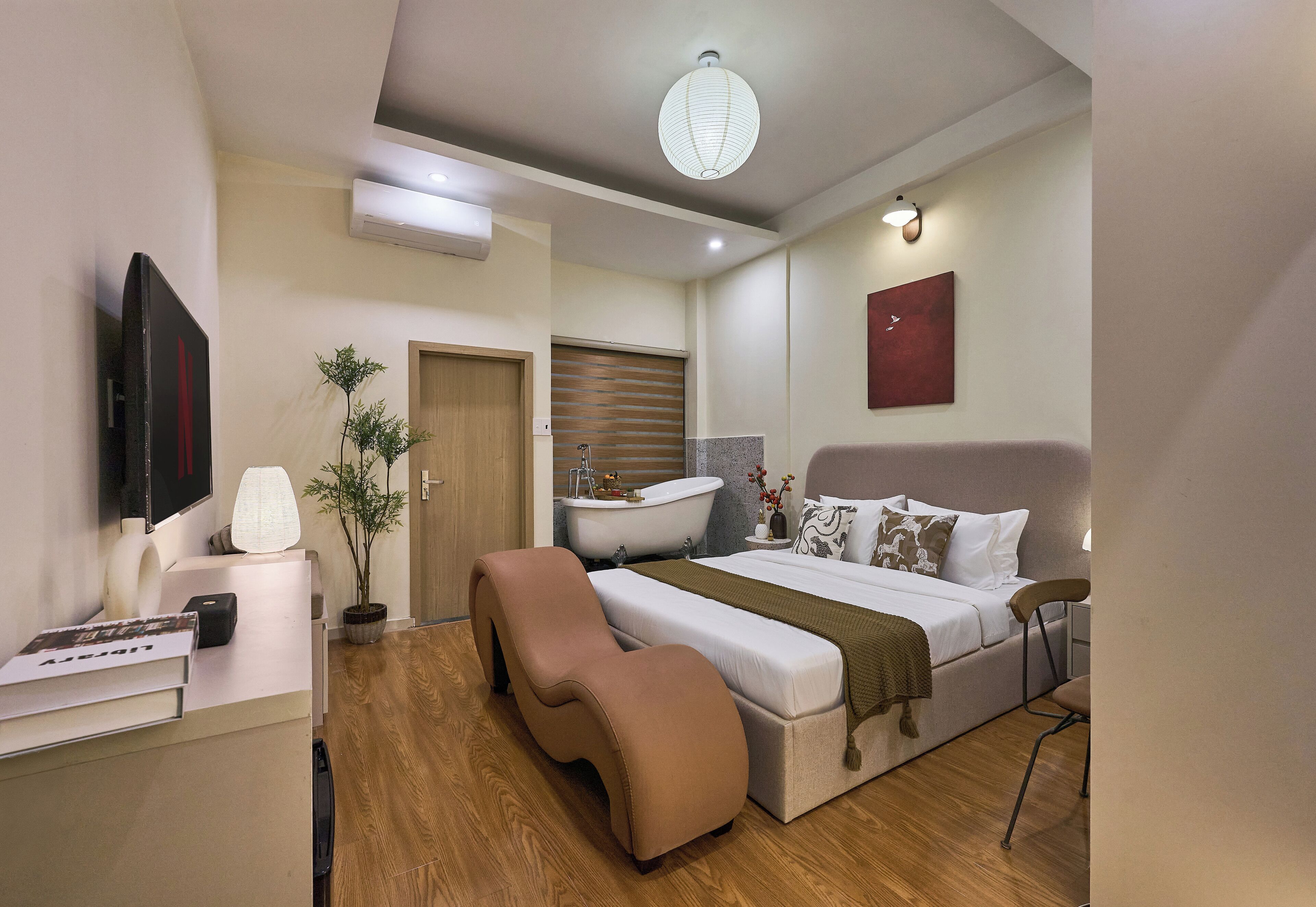 Deluxe Room, Bathtub | Free WiFi