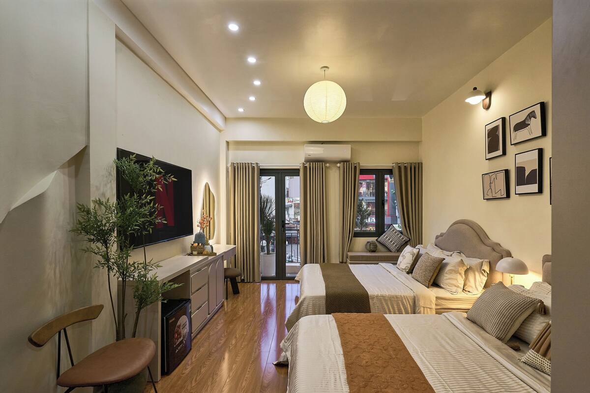Family Room, City View | Free WiFi