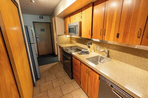 電子レンジ、コンロ、食器洗い機