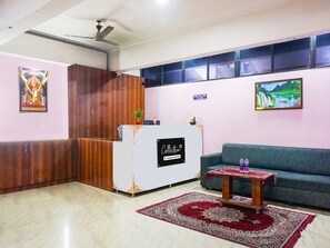 獨棟房屋 | 接待櫃台