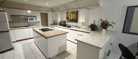 Four Ă micro-ondes, surface de cuisson