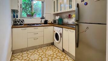 Apartment, Garden View | Private kitchen