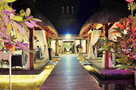 Pintu masuk interior