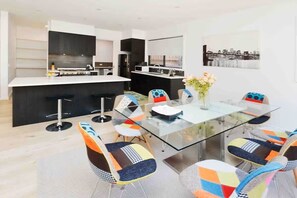 Dining - Modern 4BR townhouse best for family and couples (templestowe)