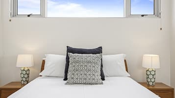 Apartment | 2 bedrooms, laptop workspace, iron/ironing board, bed sheets