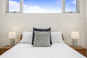 2 habitaciones y espacio para trabajar con laptop 