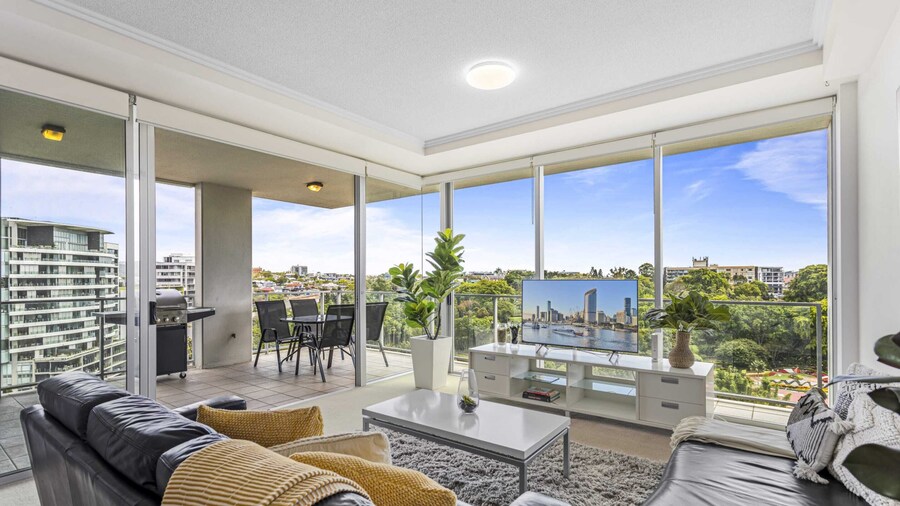 ハイフロア 2 ベッド CBD ユニット ウィズ ビューズ & アメニティーズ