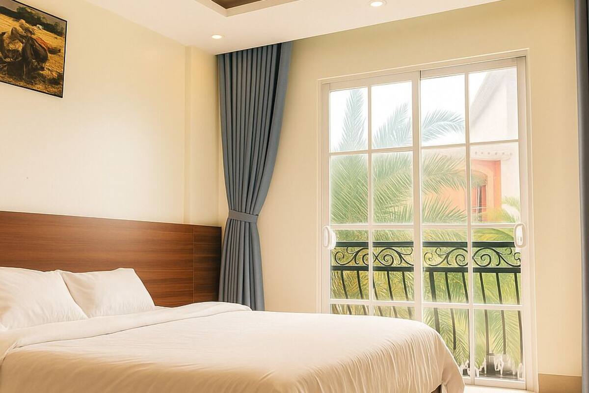 Standard Double Room, City View | Desk, WiFi (free), bed sheets