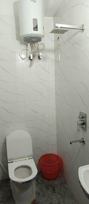 Dusche, Handtücher, Seife, Shampoo