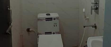 Shower, towels, soap, shampoo