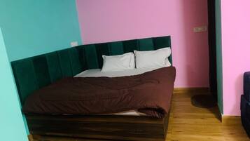 Classic Room | Rollaway beds, free WiFi, bed sheets
