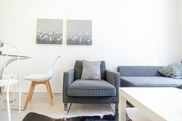 Apartemen Basic | Ruang keluarga