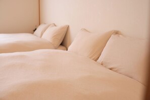 Iron/ironing board, free WiFi, bed sheets