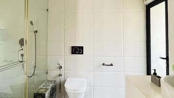 Villa, Balcony, Garden View | Bathroom
