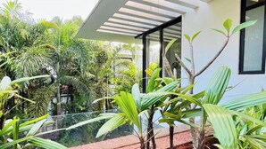 Exterior - B Shore by evaddo stays (Vagator)