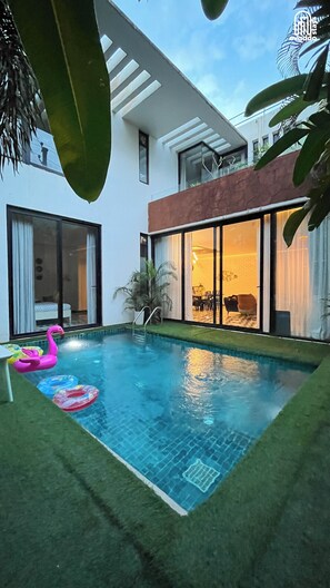 Indoor pool - B Shore by evaddo stays (Vagator)