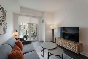 Living area - 1 Bedroom/1 Bathroom Suite (Mississauga)