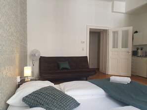 Basic Apartment - Modern 2BR Apartment Near Rennweg (Vienna)