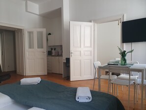 Basic Apartment - Modern 2BR Apartment Near Rennweg (Vienna)