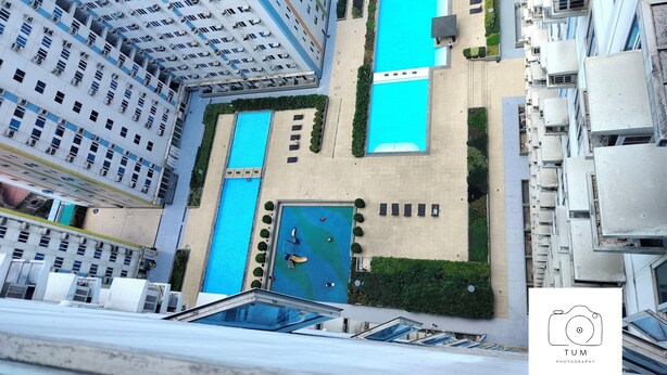 Pool - Spacious Condo in Quezon City with City Views (Quezon City)