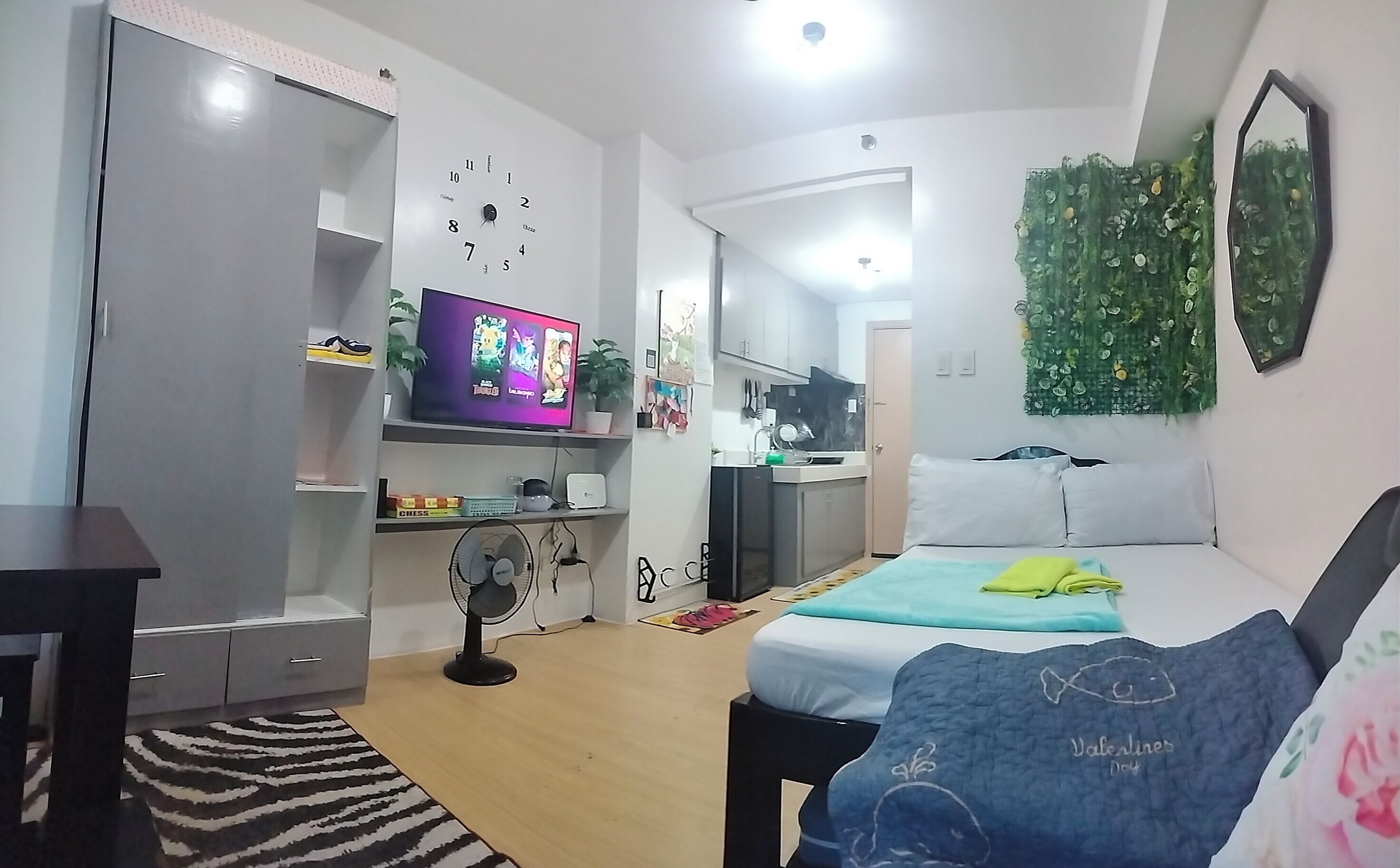 1 dormitorio, tabla de planchar con plancha, Internet y ropa de cama