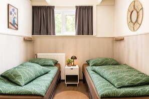 3 عدّة غرف نوم وواي فاي وملاءات أسرّة