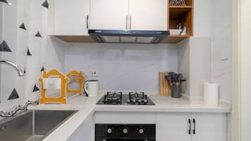 Appartement, 1 kingsize bed, keuken, uitzicht op zwembad | Privékeuken