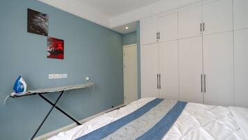 Apartment, 1 King Bed, Kitchen, Pool View | Blackout curtains, iron/ironing board, free WiFi