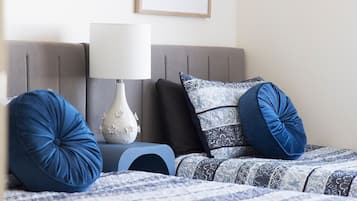 2 bedrooms, iron/ironing board, internet, bed sheets