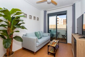 TV - 2 bedroom centraly-located flat (Torrevieja)