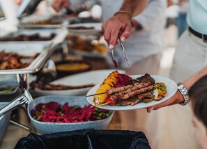 فطور كامل مجانًا يوميًا