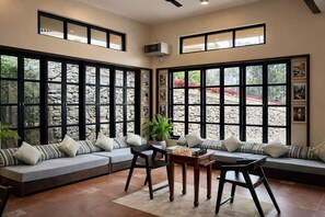 Restaurant - Nirjhara Coorg (Somvarpet)