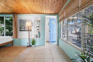 3 bedrooms, iron/ironing board, travel cot, WiFi - Private Beach Access, Sauna, Outdoor Fireplace (St. Augustine)