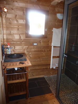 Shower, hair dryer, towels, toilet paper