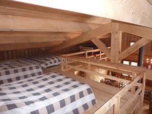 Iron/ironing board, bed sheets