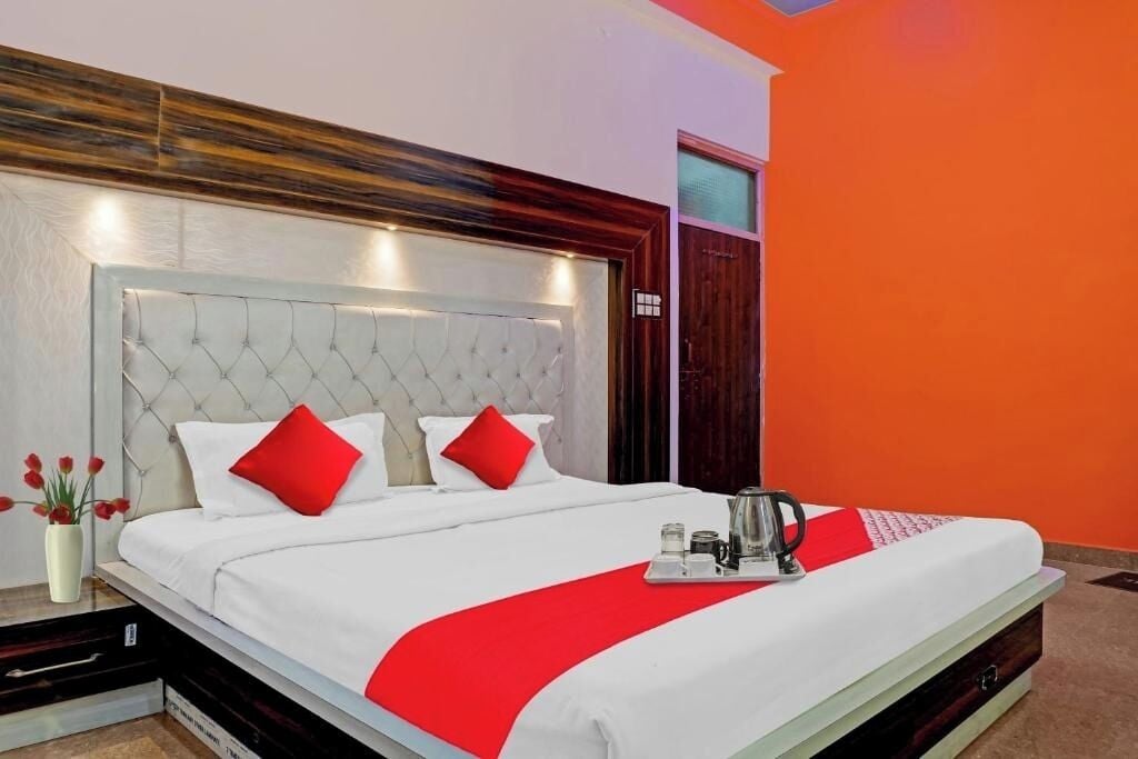 Hypo-allergenic bedding, desk, soundproofing, free WiFi